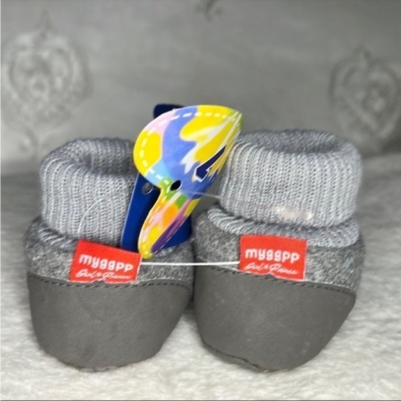 Light Gray Fleece Baby‎ Booties - Size 1 (0-6 Months)! - Picture 6 of 7